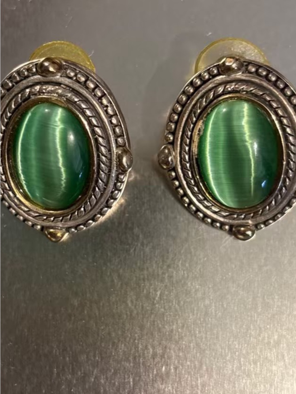 VTG Mid Century Faux Green Cat Eye Pierced earrings